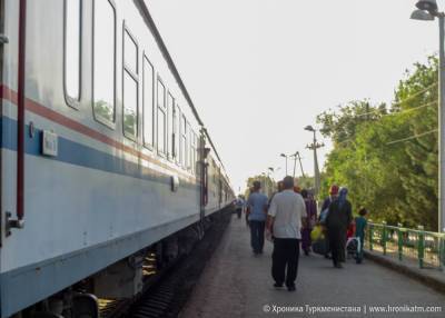 В Туркменистане приостанавливается движение поездов