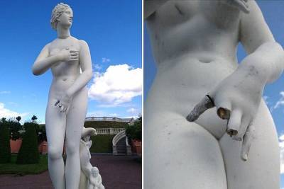Вандалы повредили статую Венеры в "Петергофе"