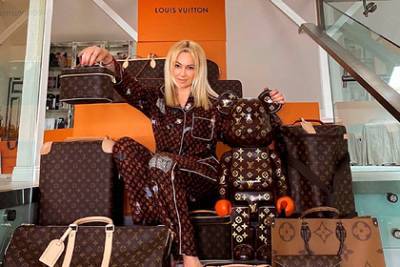 В Louis Vuitton пожалели о ссоре между Ритой Дакотой и Рудковской из-за их сумок