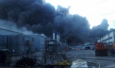 В Самаре произошел крупный пожар на складе красок