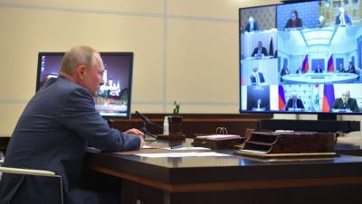 Путин раскрутил на столе ручку во время совещания