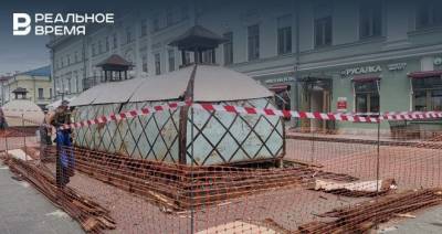 На Баумана в Казани сносят вентиляционные короба подземной галереи