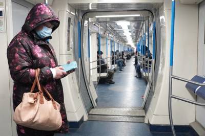 Петербуржцы рассказали, какие пассажиры в метро бесят их больше всего