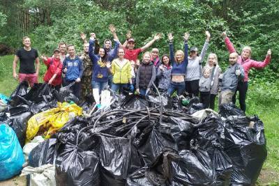 Смоляне собрали 110 мешков мусора в сосновом бору