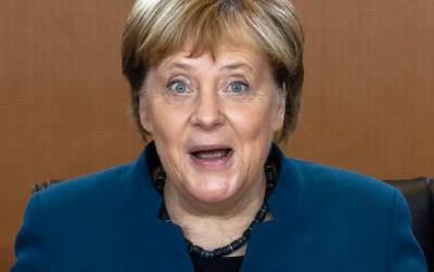 Ангела Меркель "тусит" под рингтон: видео с канцлером захватило сеть