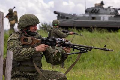 Офицеры ЦВО РФ сдали зачёты на новых танках Т-72Б3М