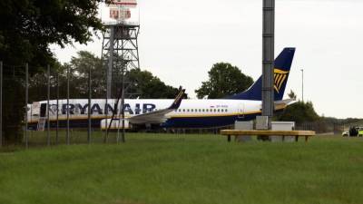 Самолет Ryanair экстренно посадили в Лондоне из-за сообщения о бомбе на борту