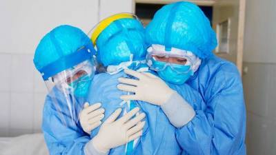 В Алматы врачи вылечили пациентку с поражением 96% лёгких