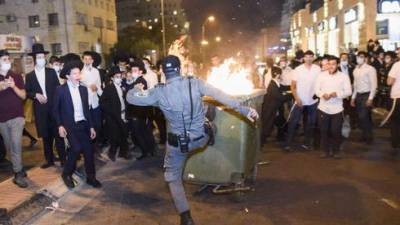 Видео: ортодоксы протестуют огнем против тотального карантина в Иерусалиме