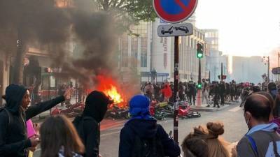 Массовые погромы начались во Франции с наступлением Дня взятия Бастилии — видео