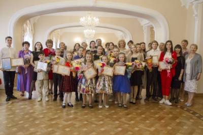 В Хабаровском крае талантливой молодежи назначили стипендии