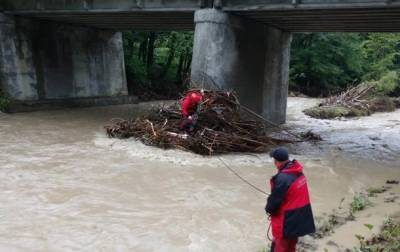 В ГСЧС назвали разрушения от наводнений в западных областях