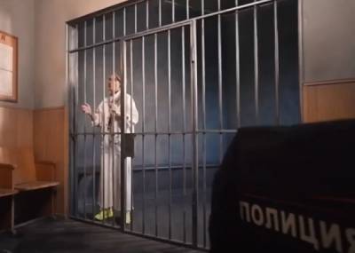 Деньги не пахнут? "Задержание" Ксении Собчак на акции в поддержу Сафронова оказалось частью рекламного ролика