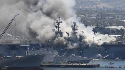 Пожар на корабле ВМС США: пострадало 57 человек