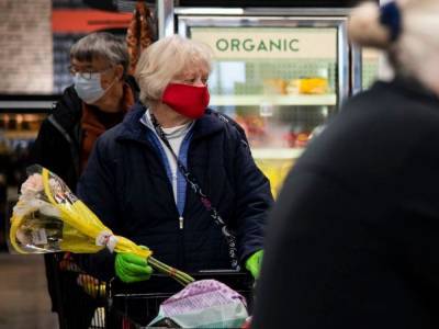 В Великобритании за поход в магазин без маски придется уплатить штраф в 100 фунтов