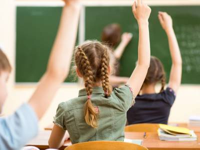 С 1 сентября украинские школьники могут начат обучение в две смены – Минздрав