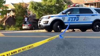 В Бруклине неизвестный открыл стрельбу из машины - piter.tv - США - New York - Нью-Йорк