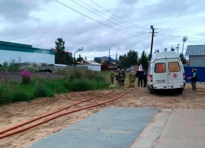 В Новом Уренгое на пожаре в заброшенном овощехранилище погиб человек