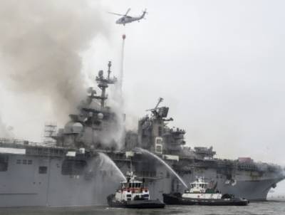 Американские ВМС потеряли большой десантный корабль