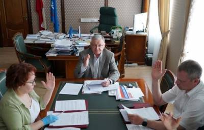 Избирком Ямала заверил списки кандидатов от трех партий на выборы в Заксобрание региона