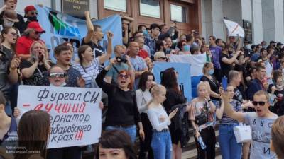 Жители Хабаровска пожаловались на шумных участников незаконных акций