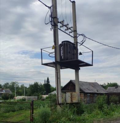 В Кузбассе электрослесарь оставил без света 400 домов