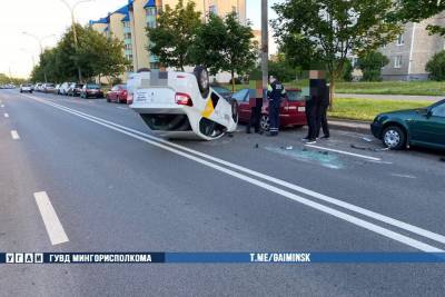 В Минске водитель Яндекс.Такси уснул за рулем и повредил два авто