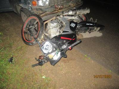 В Смоленской области водитель, устроивший массовое ДТП, насмерть сбил несовершеннолетнего мотоциклиста
