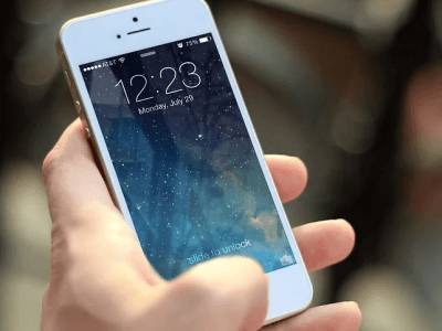 Выпустить смартфон дешевле iPhone SE намерена Apple