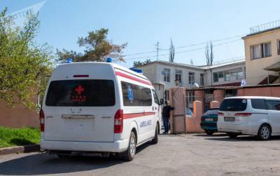 ДТП с участием "неотложки" в Ереване: в машине был пациент с инфарктом и COVID-19