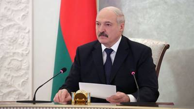 Лукашенко отказался выступлений по радио и ТВ во время предвыборной гонки