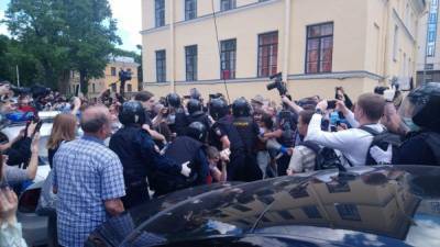В Петербурге оштрафовали задержанных после приговора по делу "Сети"