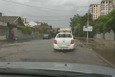 Летний дождь опять затопил Краснодар. Движение транспорта парализовано