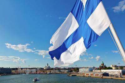 Терпящее бедствие судно в Финляндии покинули 52 человека