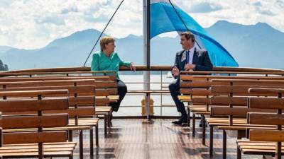 Корабль, карета и дворец: Меркель встречали в Баварии как королеву