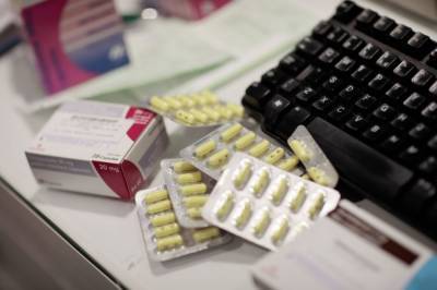 Рада планирует разрешить продажу лекарств через Интернет
