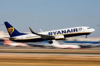 Самолет Ryanair вынужденно приземлился в Лондоне из-за записки о бомбе