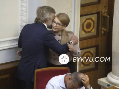 Новинский и Тимошенко заблокировали подписание закона о легализации игорного бизнеса