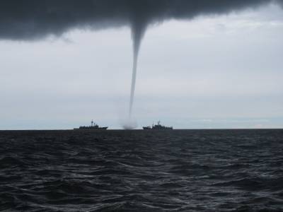 Над Черным морем в Крыму сняли на видео торнадо