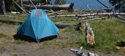 Дачный вор в Карелии замаскировался под туриста и прятал добычу в палатке