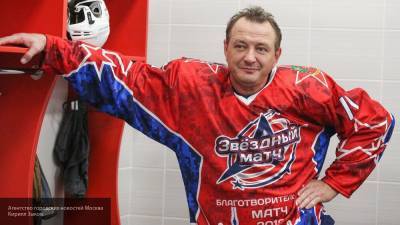 Башаров пригласил Собчак на хоккей и посоветовал ей беречь челюсть