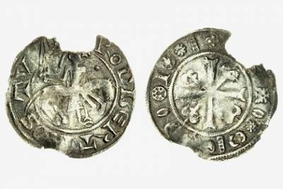 Редчайшая средневековая монета обогатила кладоискателя-любителя