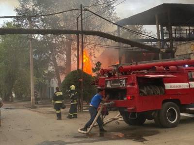 В Челябинске произошёл крупный пожар в деревообрабатывающем цехе