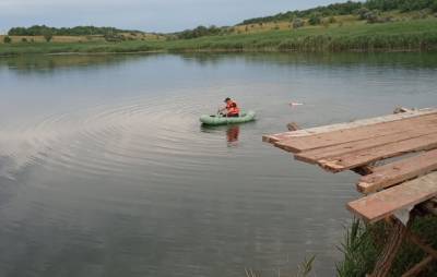 В Луганской области в пруду обнаружили тело мужчины