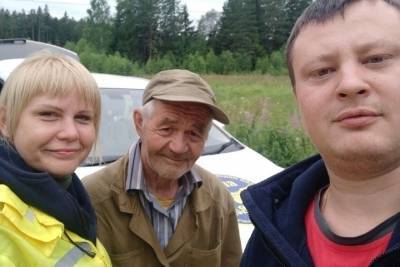 В Тверской области поисковики искали в лесу заблудившегося дедушку