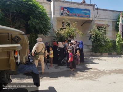 Военная полиция РФ раздала 1200 кг гумпомощи сирийцам в Эль-Кунейтре