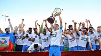 «Арарат-Армения» во второй раз подряд стала чемпионом Армении по футболу