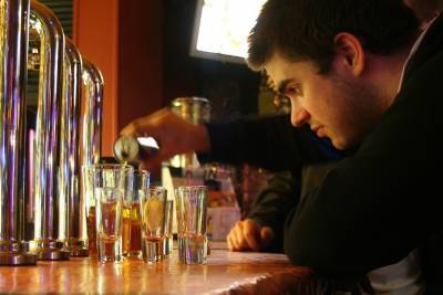 Пить надо меньше: россияне снизили траты на алкоголь