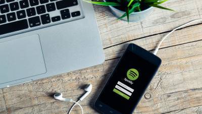 Музыкальный сервис Spotify начнет работать в России с 15 июля