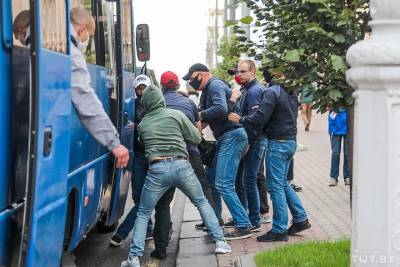 Около 20 человек задержали в Минске в районе цирка